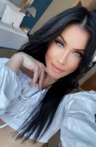 Cheap outcall escort Nia will visit you in Beirut for sex