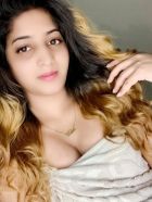 Mega busty escort in Beirut (70 kg; 172 cm)