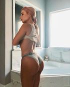 Petite escort Beirut (weight: 79 kg; height: 180 cm)