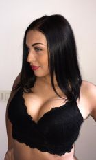  Jane escorts local men and tourists in Beirut