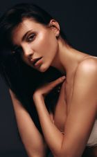 Sexy Beirut woman with tight ass, 42 kg; 151 cm