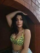 Lesbian hooker Nieves works 24 hours