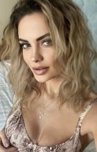 VIP treatment from 23 year-old elite escort Jules