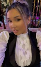 See profile of a cute girl  - a lesbian Zoe, 23 y.o