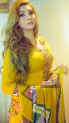 Enjoy private escort service from Gloria